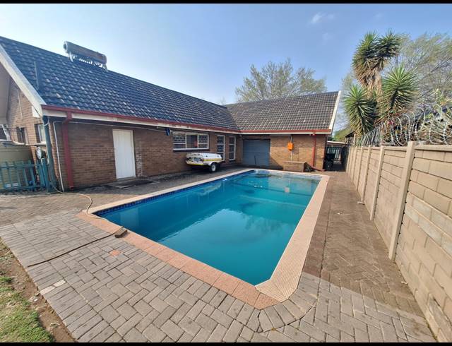 3 BEDROOM HOUSE FOR SALE IN VANDERBIJLPARK SE 7